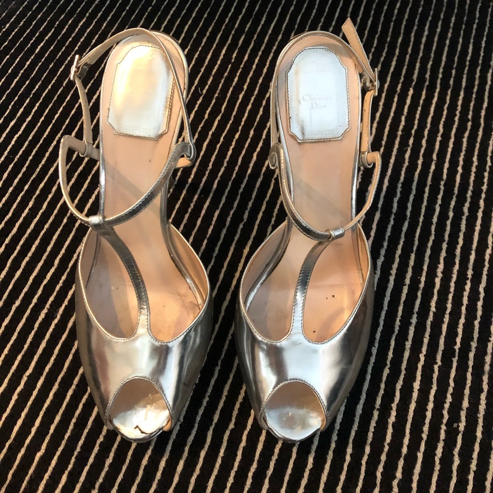 Heels - Picture 2 of 2